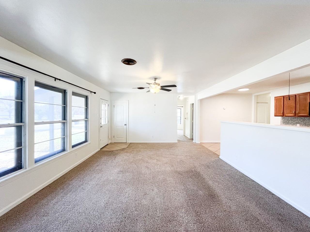 516 Valley Rd - Photo 4 of 36