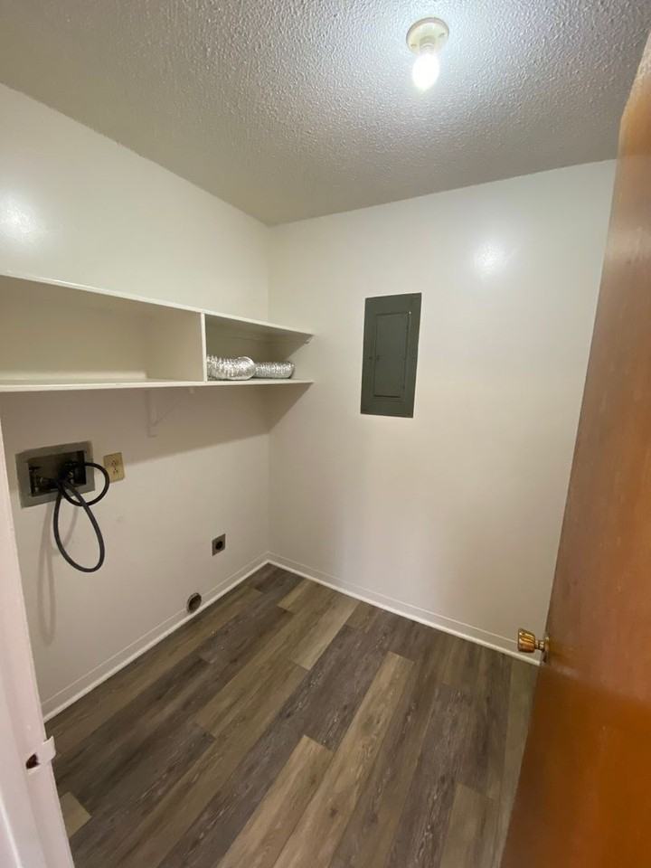 316 Deerfield Dr - Photo 2 of 28