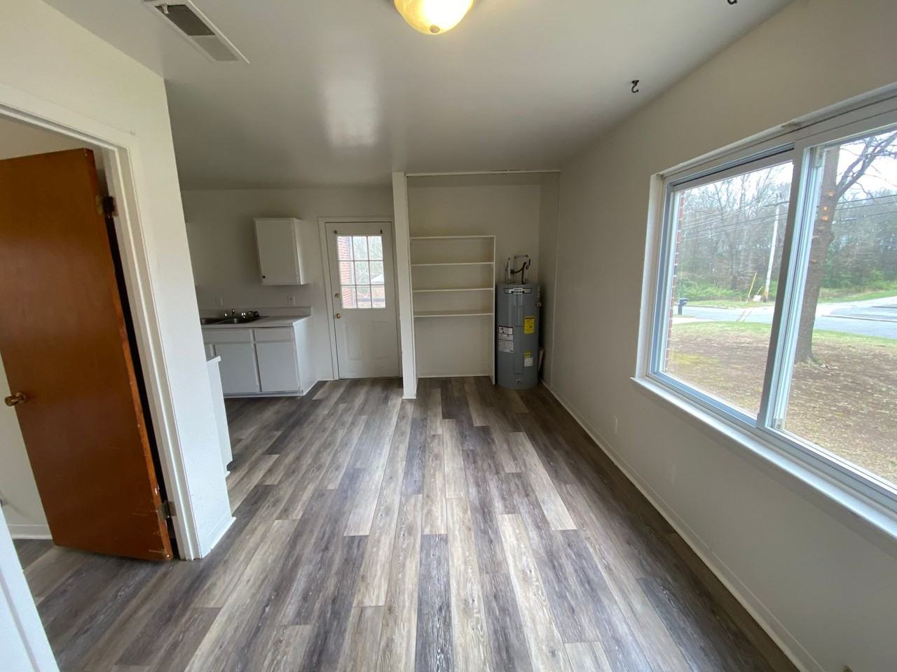 316 Deerfield Dr - Photo 4 of 28