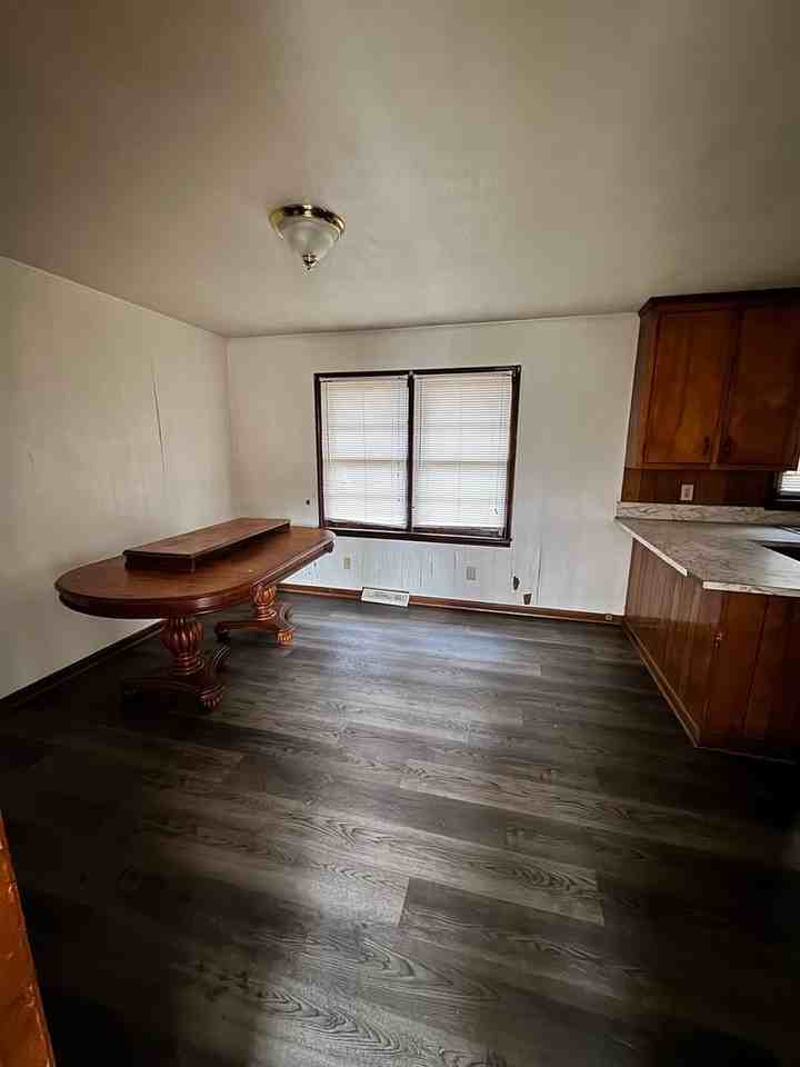 1223 Masonic Dr - Photo 6 of 32