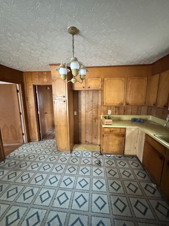 2070 Cottonwood Dr - Photo 7 of 25