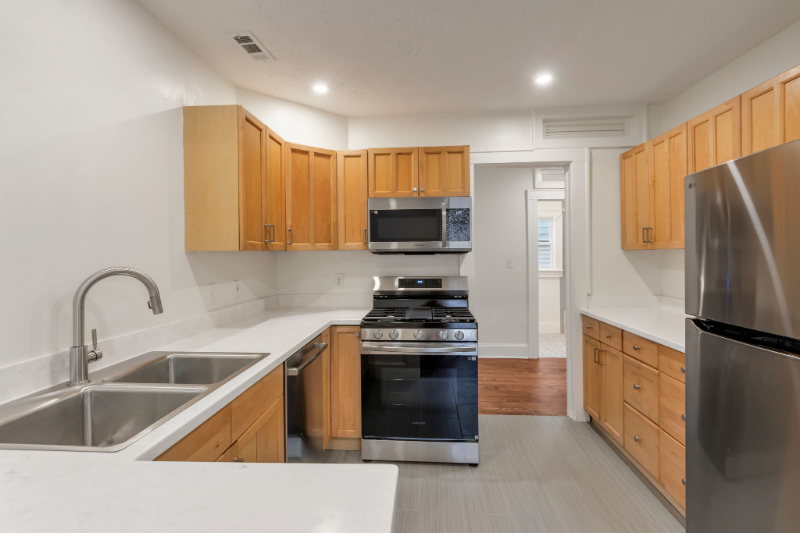 624 Stokeswood Ave Se #A - Photo 7 of 16