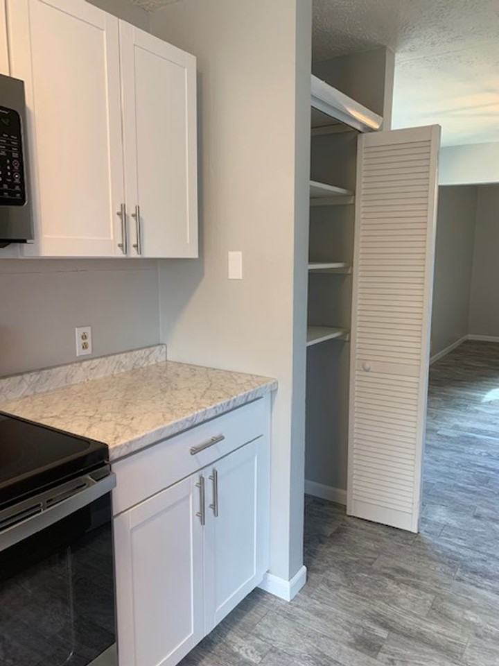 13147 Lee Ave - Photo 3 of 22