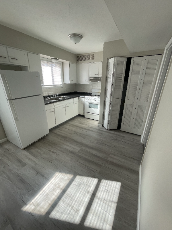 343 Pershing Ave Ne #1000