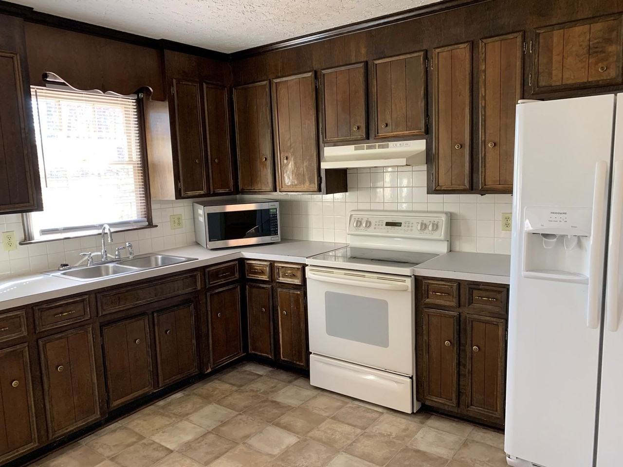 64 Maybrook Dr - Photo 5 of 14