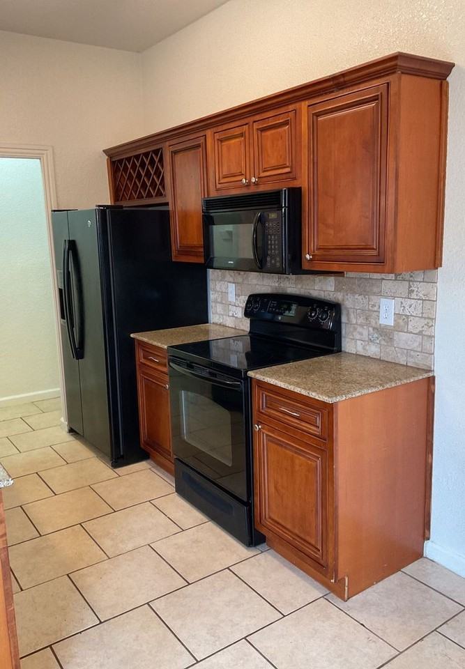 2017 Dickens Dr - Photo 2 of 21