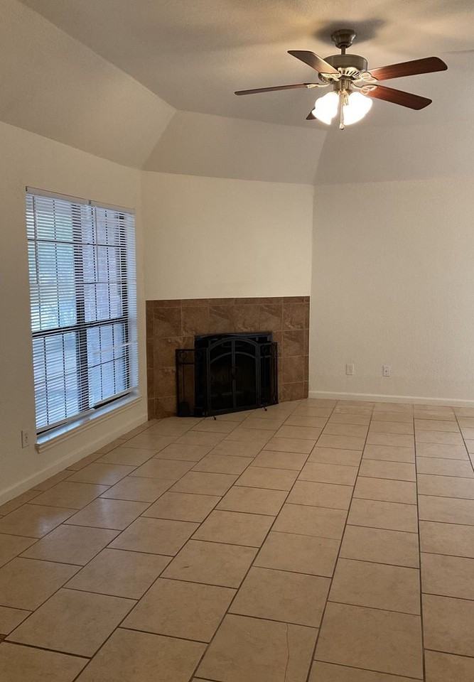 2017 Dickens Dr - Photo 7 of 21