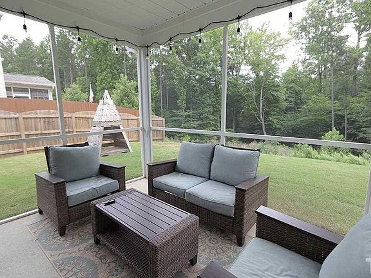 521 Holden Forest Dr - Photo 5 of 39