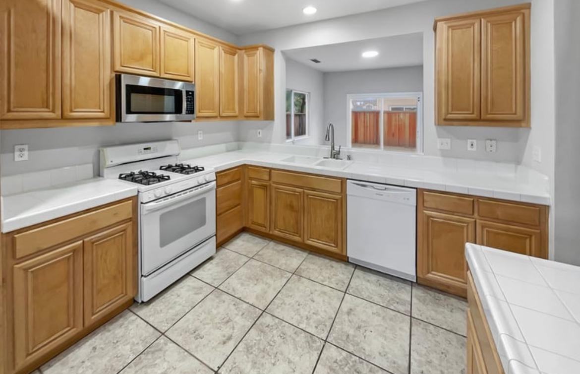 4451 Meadow Valley Circle - Photo 2 of 18