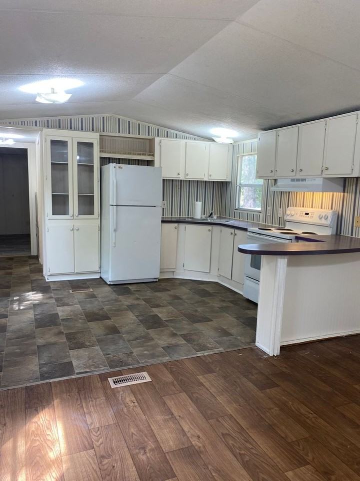 21321 Crawford Lake Rd - Photo 5 of 13