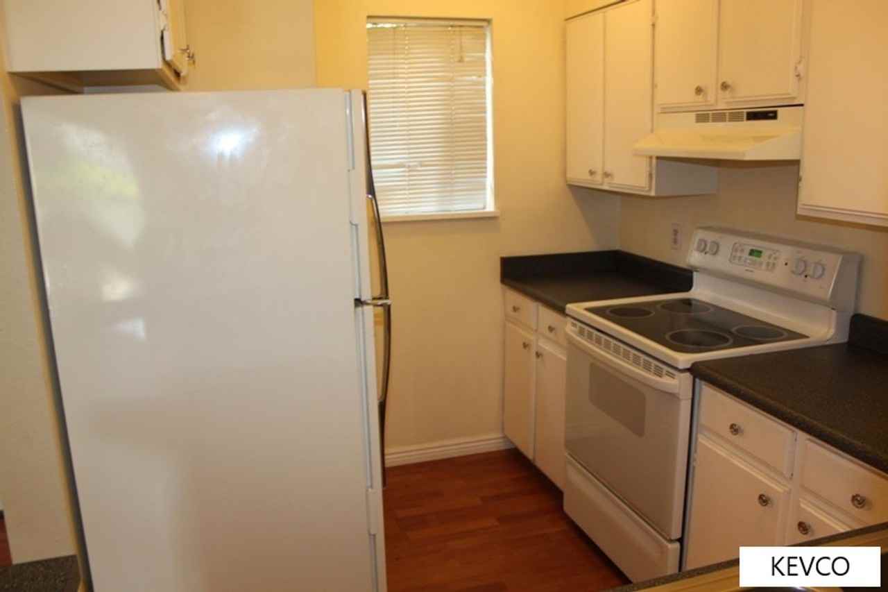 1705 Heatheridge Rd - Photo 5 of 17