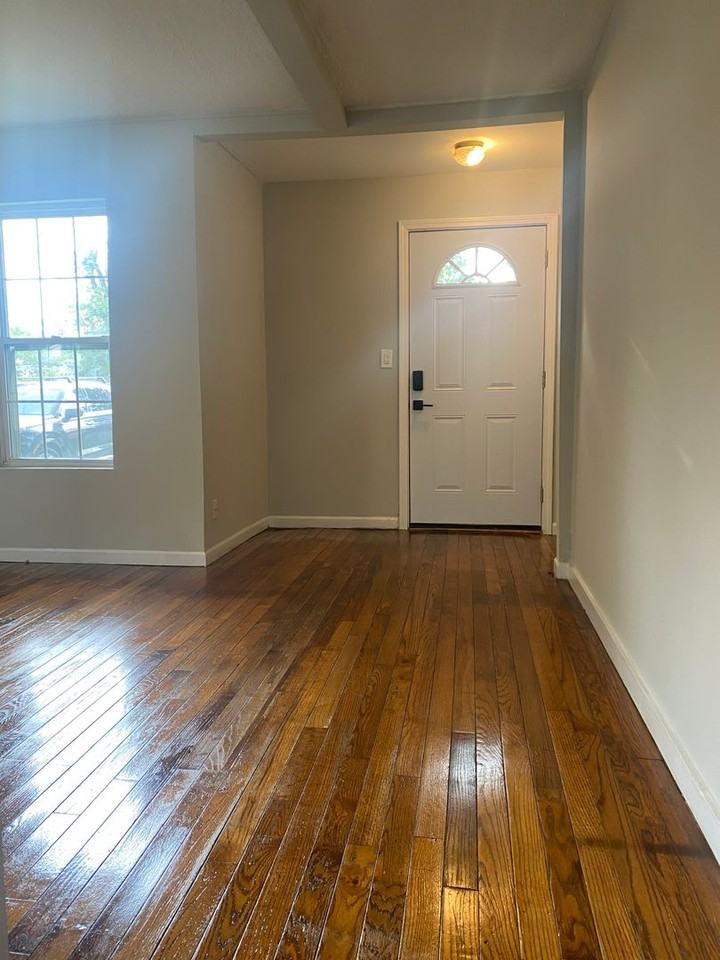 714 S 31st St - Photo 3 of 15