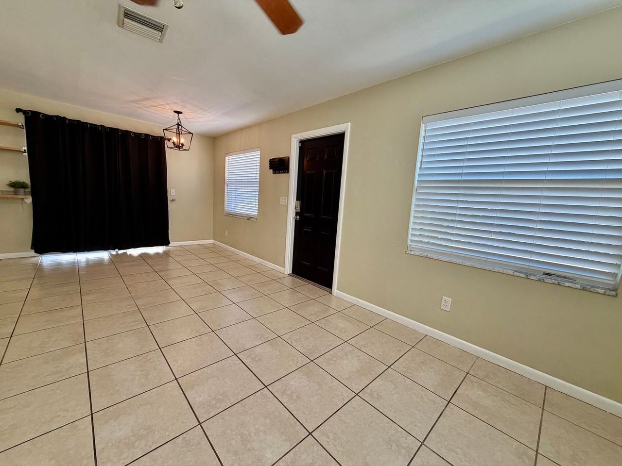 6813 S Cortez St - Photo 2 of 13