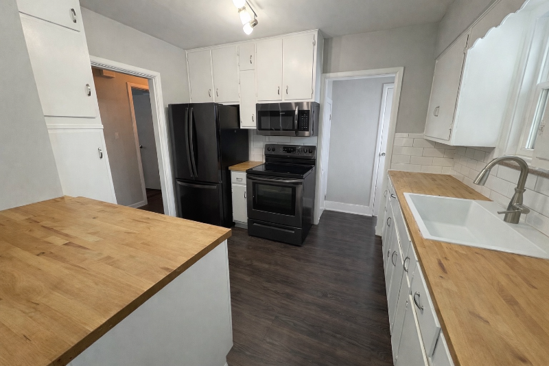 5306 E 10th St - Photo 2 of 13