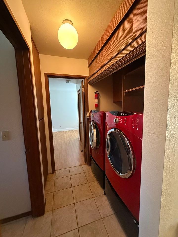 2514 Overhill Ln - Photo 6 of 17