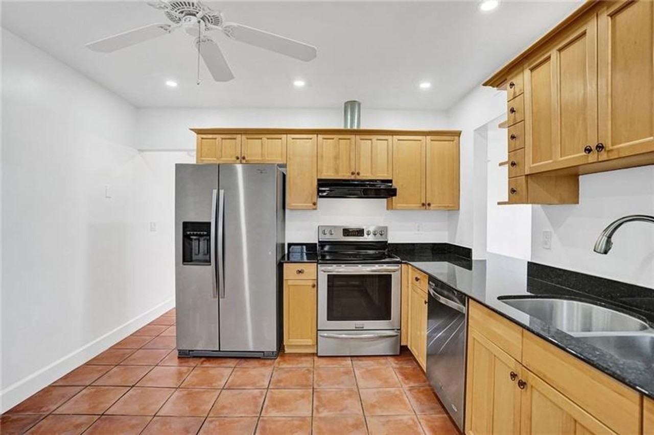 808 Johnson St - Photo 3 of 20