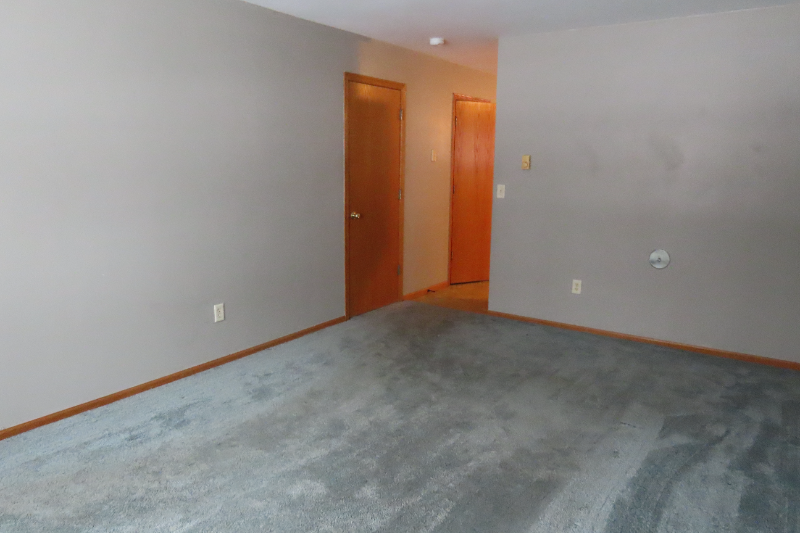 2025 S Main St - Photo 5 of 20