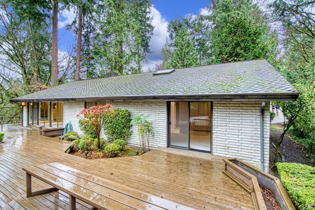 8449 Se 33rd Pl - Photo 2 of 15