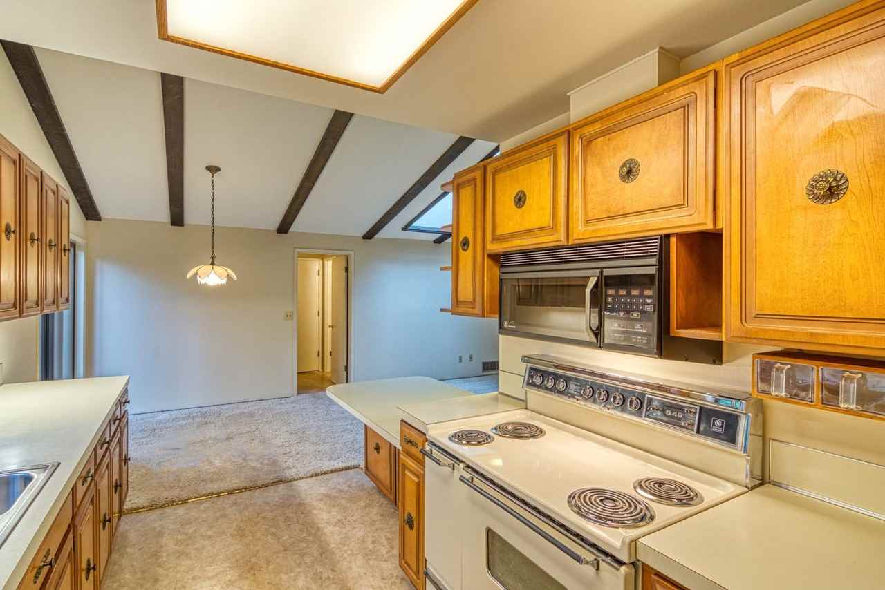 8449 Se 33rd Pl - Photo 7 of 15