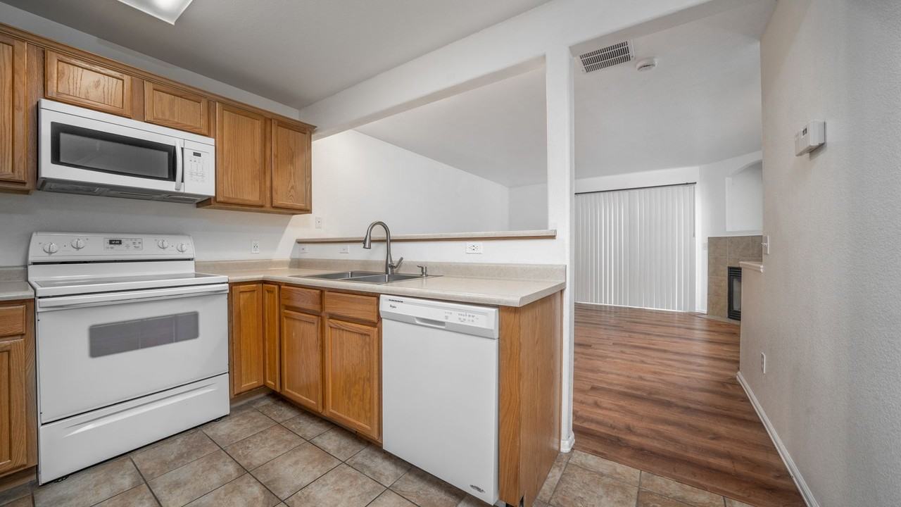 216 Pecan Garden Vw - Photo 4 of 16