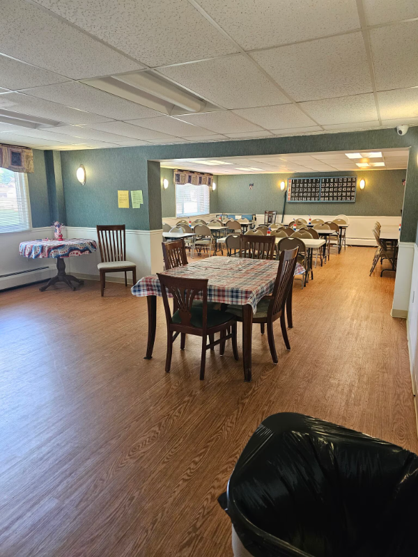 1380 Arbor Ave Se - Photo 6 of 8