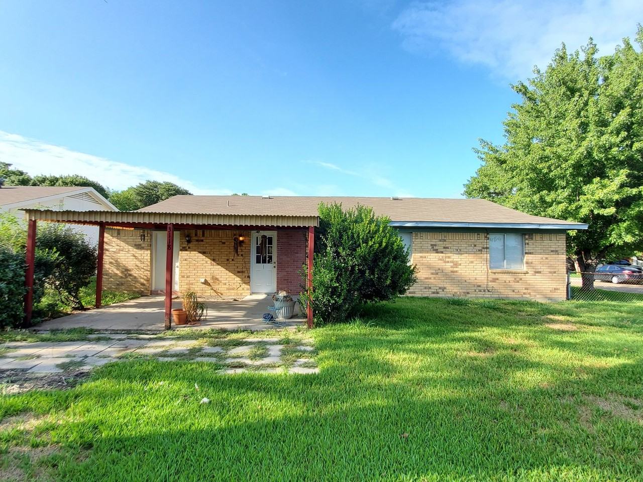 3118 Leanne St - Photo 2 of 17