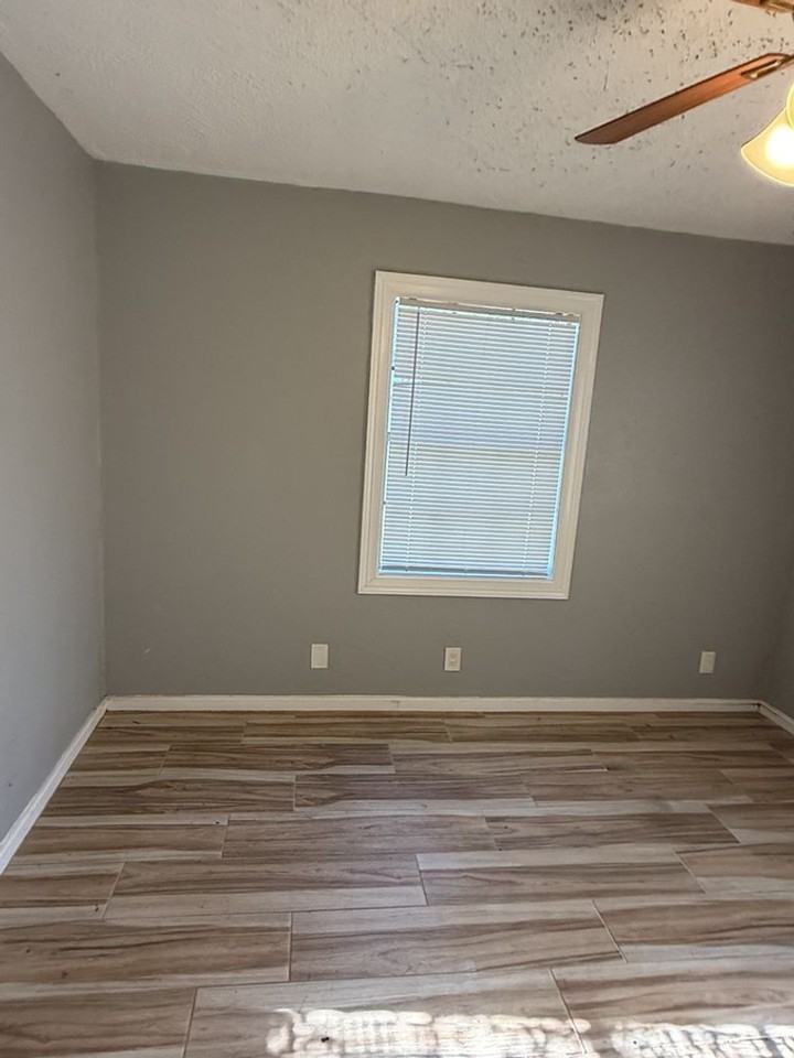 5115 Balkin St - Photo 6 of 14