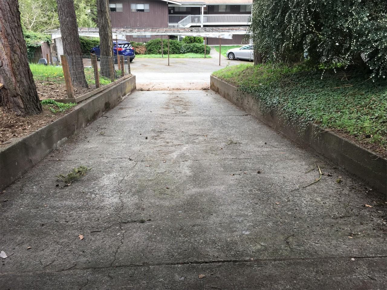 441 Ne Adams Ave #B - Photo 3 of 14