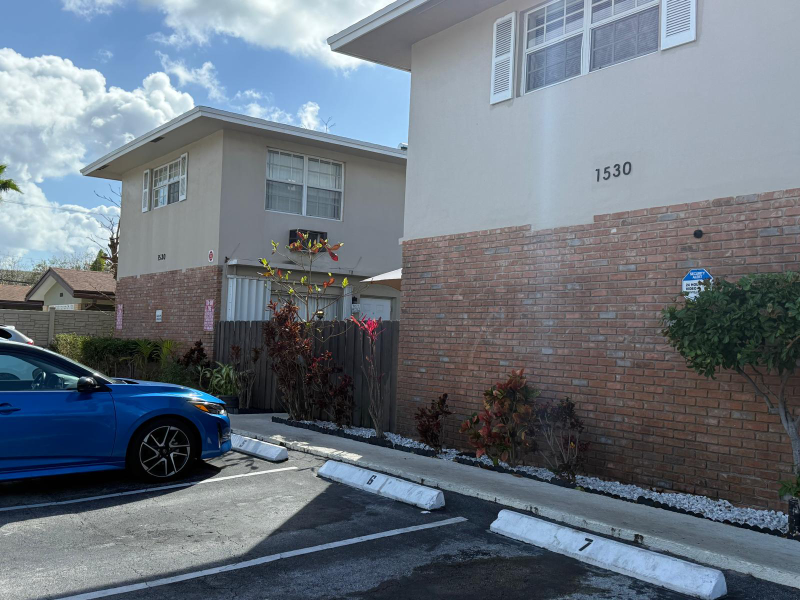 1510 Ne 50th Ct #5 - Photo 7 of 10