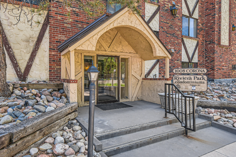 1008 N Corona St - Photo 2 of 11