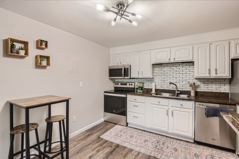 1008 N Corona St - Photo 6 of 11