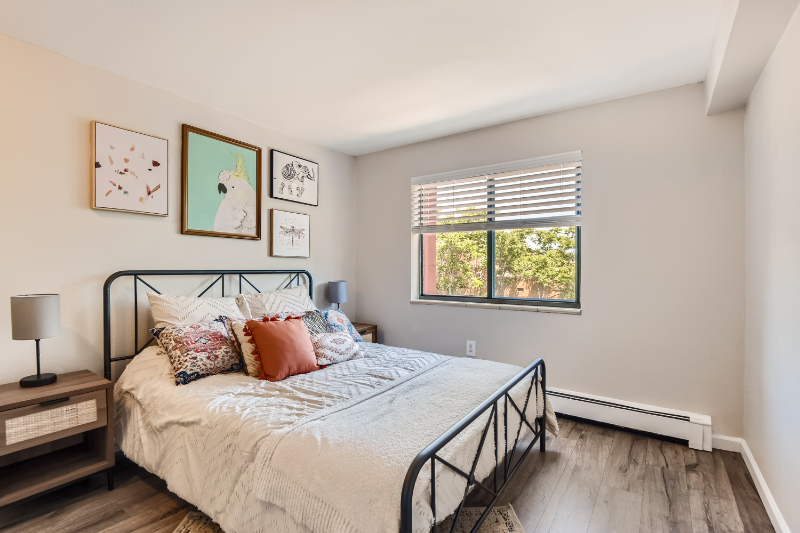 1008 N Corona St - Photo 7 of 11