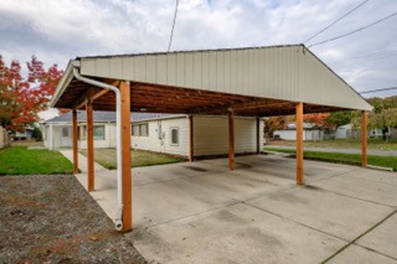 2490 Maple Ave NE - Photo 2 of 5