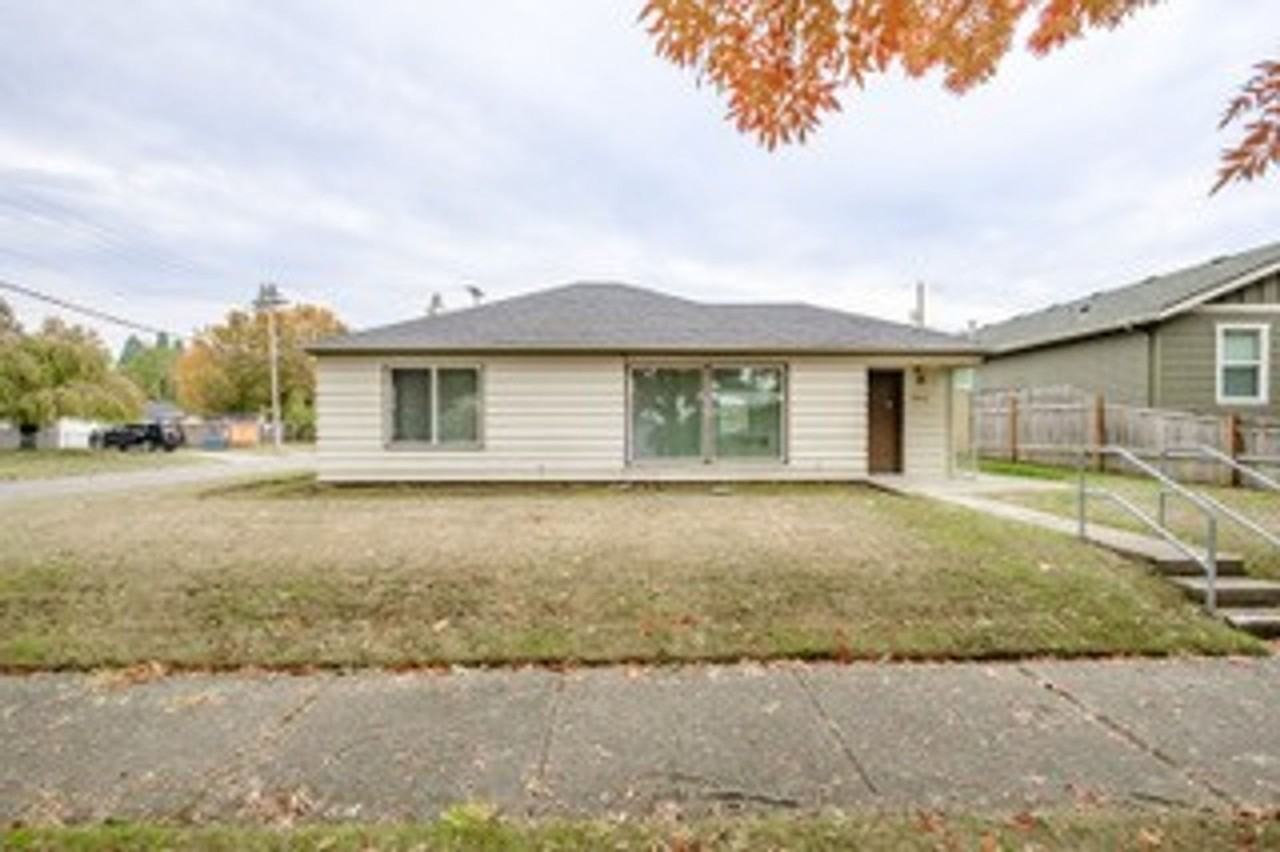 2490 Maple Ave NE - Photo 4 of 5