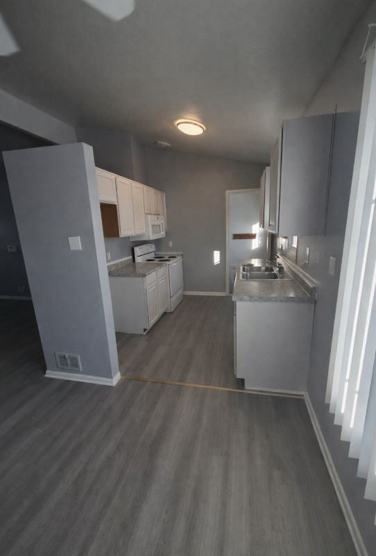 3716 Lynn St - Photo 4 of 11