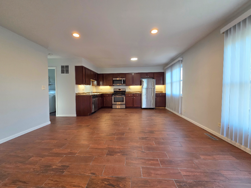 331 Lawn Ter - Photo 3 of 20