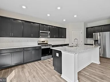 225 Correri St - Photo 6 of 19