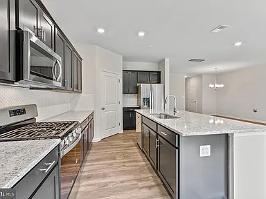 225 Correri St - Photo 7 of 19