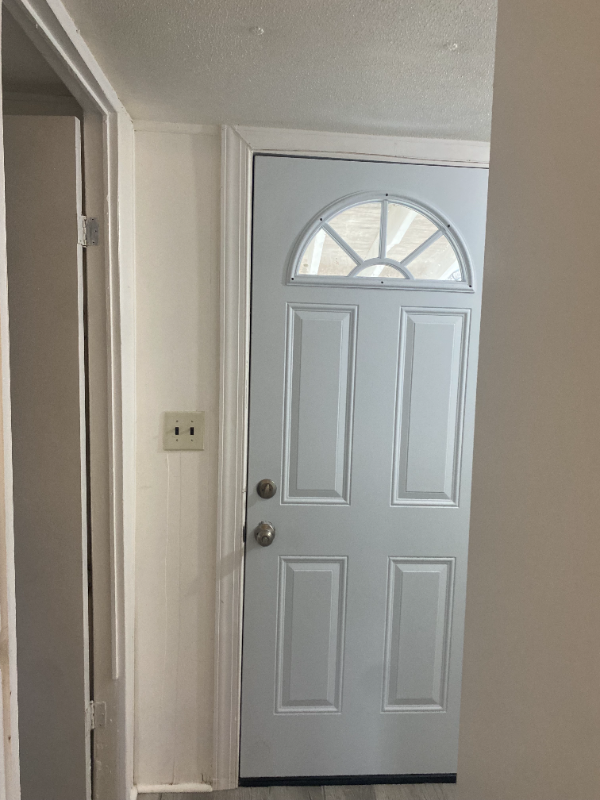 9634 Crain Hwy - Photo 4 of 11