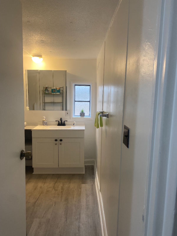 9634 Crain Hwy - Photo 5 of 11