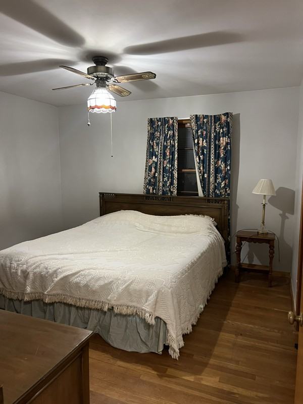 837 E 218th St - Photo 7 of 10