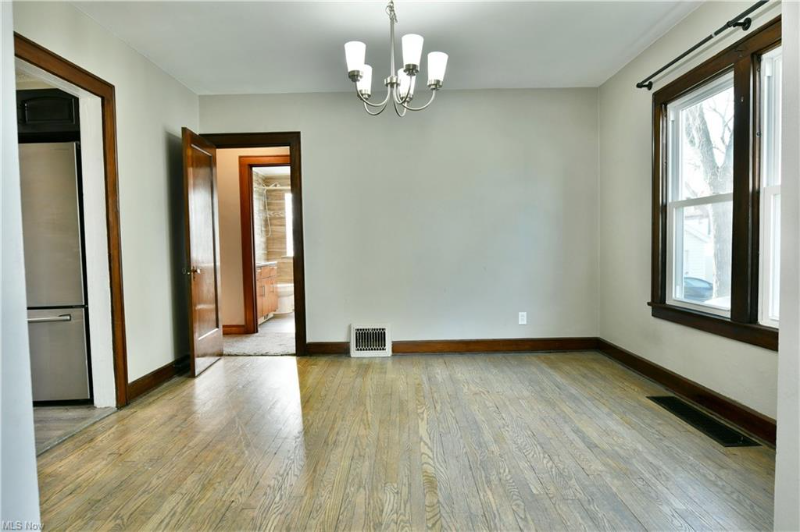 223/225 E Liberty St #223 - Photo 5 of 11