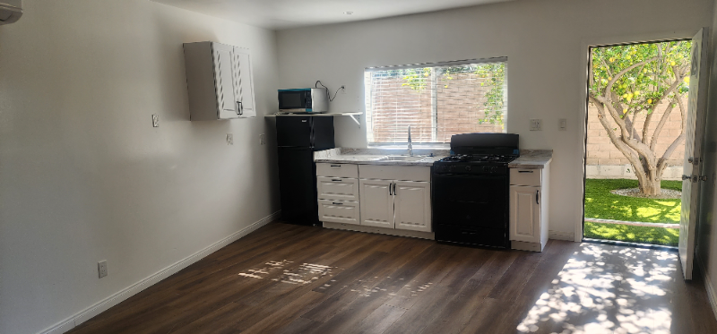 17938 Raymer St #2 - Photo 6 of 11