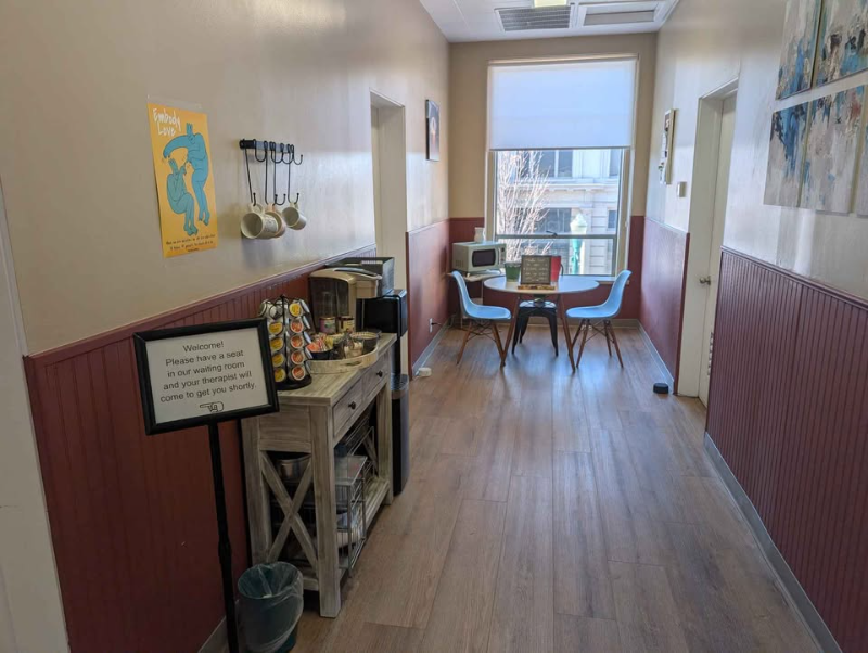 112 Shoshone St E #210 - Photo 4 of 7