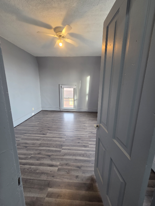 332 Desoto St - Photo 4 of 15