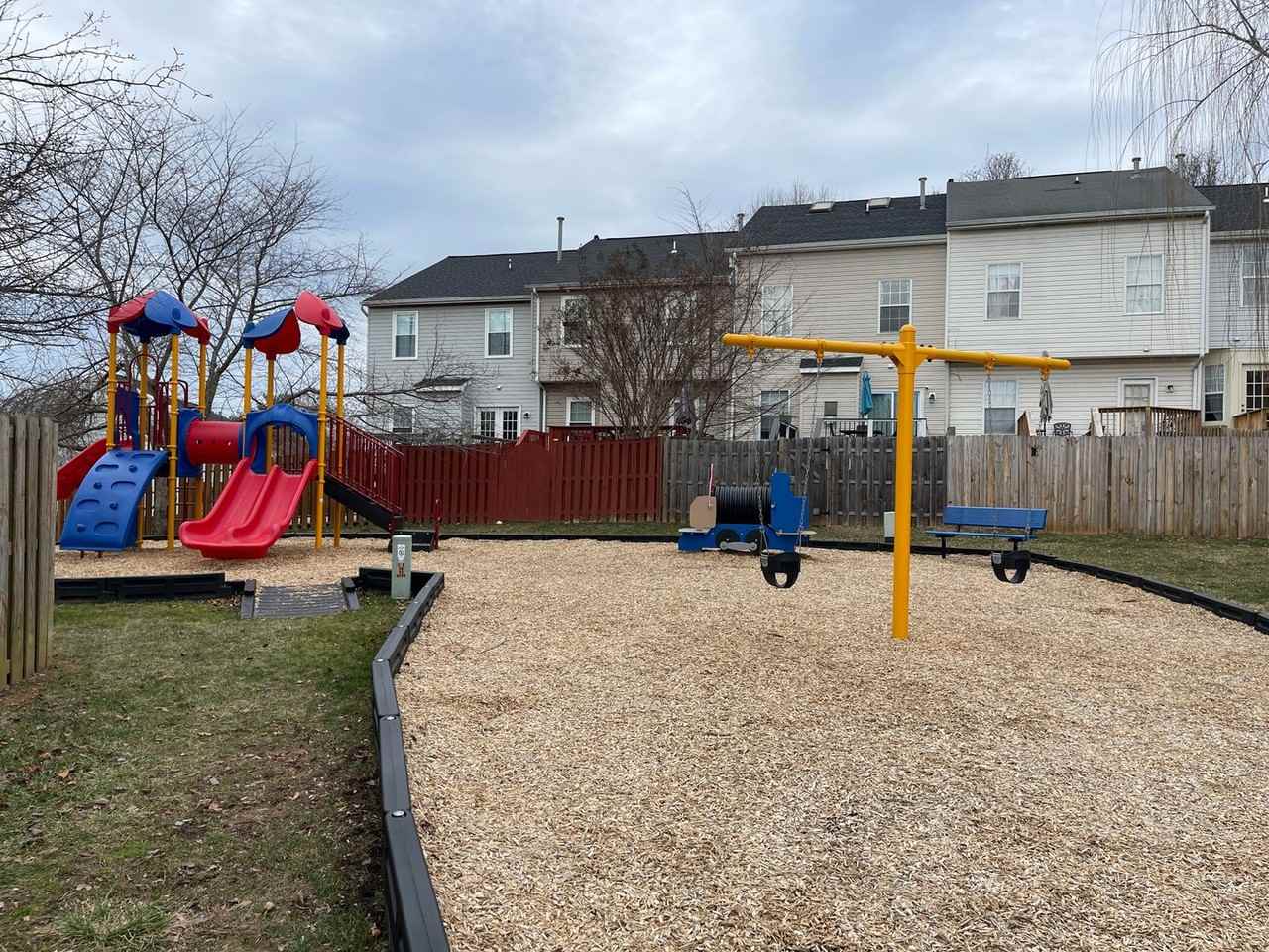 501 Tolbelt Ct - Photo 3 of 39