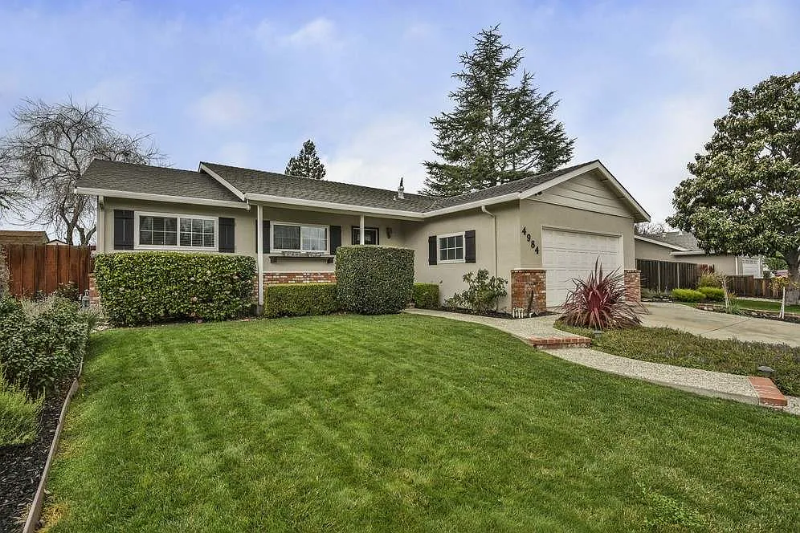 4984 Hames Dr - Photo 2 of 14