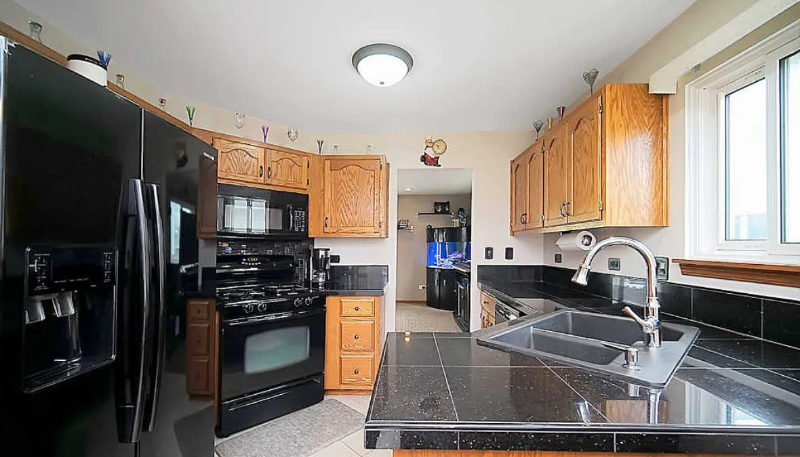 4006 Brenton Dr - Photo 5 of 10