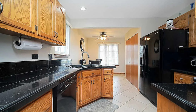 4006 Brenton Dr - Photo 6 of 10