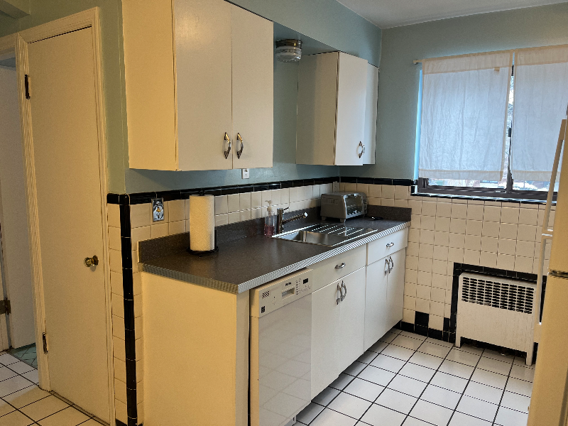 464 Grand Ave #1 - Photo 6 of 9